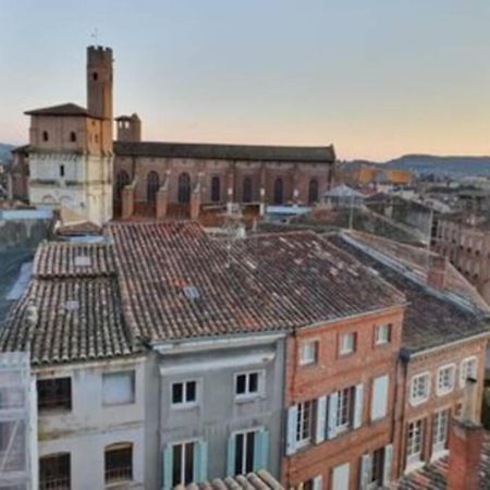 Appartement Exceptionnel 4 Etoiles Hyper Centre Albi 65 M2 Au 4Eme Etage Sans Ascenseur Avec Une Tour Du 12Eme Siecle المظهر الخارجي الصورة