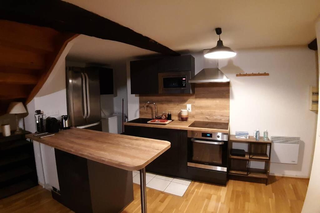Appartement Exceptionnel 4 Etoiles Hyper Centre Albi 65 M2 Au 4Eme Etage Sans Ascenseur Avec Une Tour Du 12Eme Siecle المظهر الخارجي الصورة
