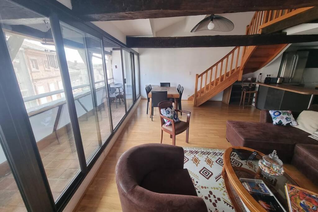 Appartement Exceptionnel 4 Etoiles Hyper Centre Albi 65 M2 Au 4Eme Etage Sans Ascenseur Avec Une Tour Du 12Eme Siecle المظهر الخارجي الصورة