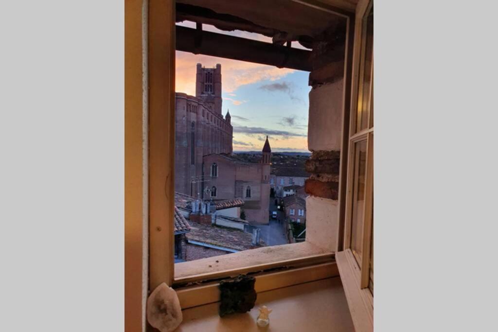 Appartement Exceptionnel 4 Etoiles Hyper Centre Albi 65 M2 Au 4Eme Etage Sans Ascenseur Avec Une Tour Du 12Eme Siecle المظهر الخارجي الصورة