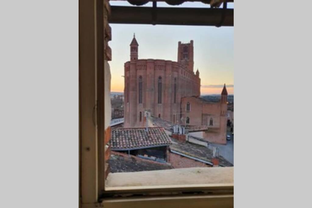 Appartement Exceptionnel 4 Etoiles Hyper Centre Albi 65 M2 Au 4Eme Etage Sans Ascenseur Avec Une Tour Du 12Eme Siecle المظهر الخارجي الصورة